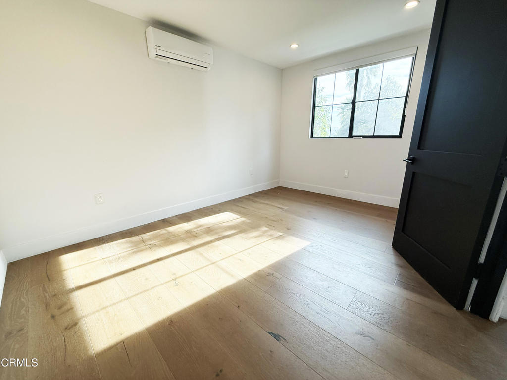 2412 1/2 Norwalk Avenue