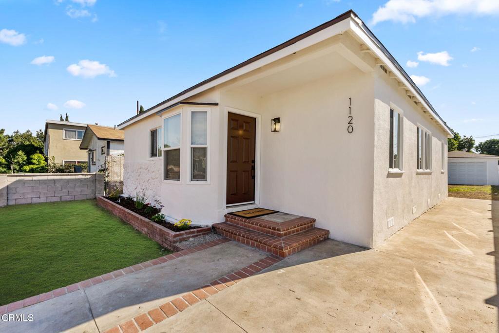 1120 256th Street W