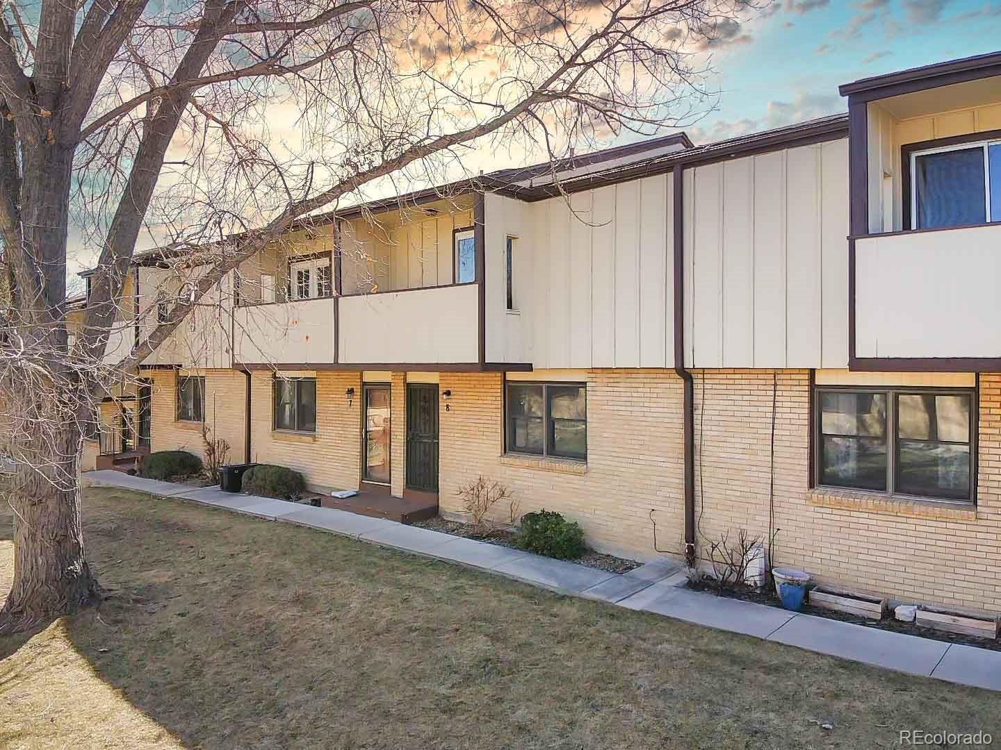 1827 Quail Street Unit: 8
