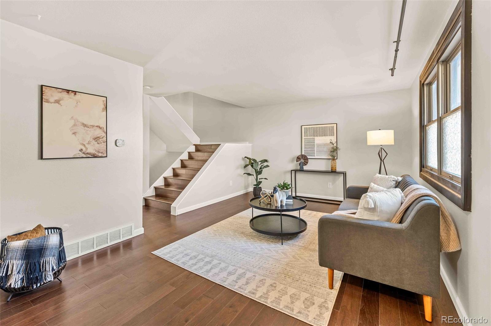 1827 Quail Street Unit: 8