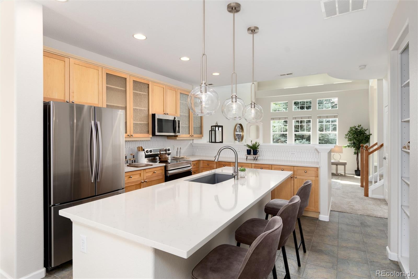 9646 W Hinsdale Place