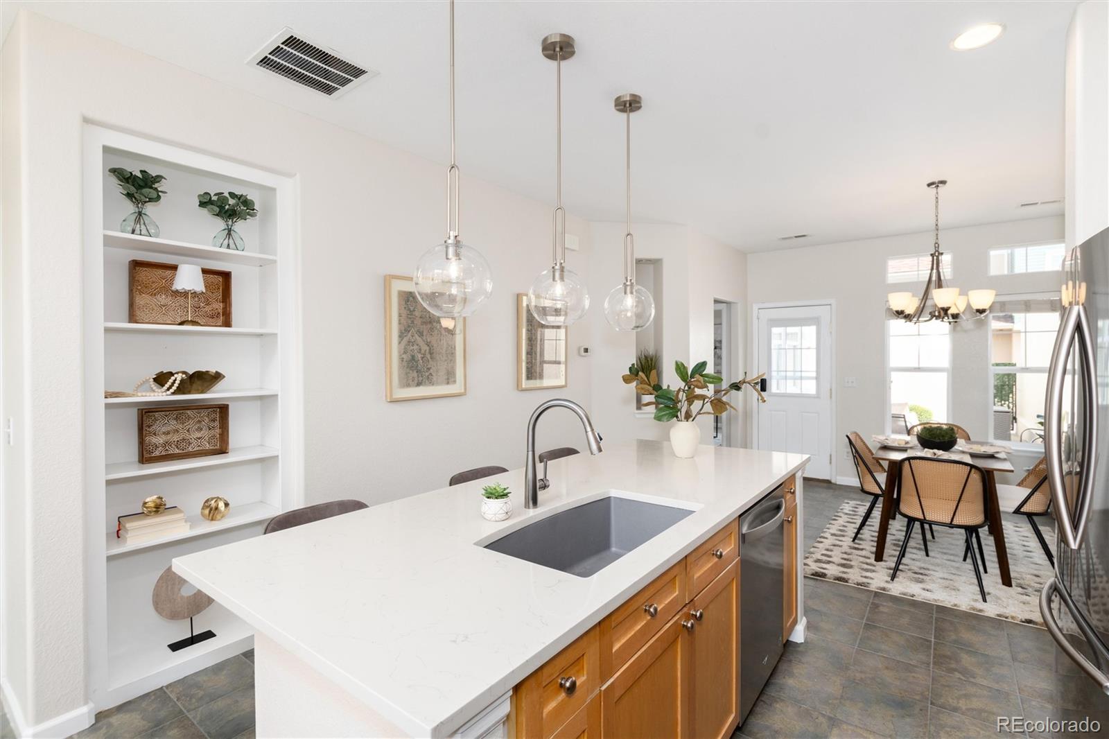 9646 W Hinsdale Place