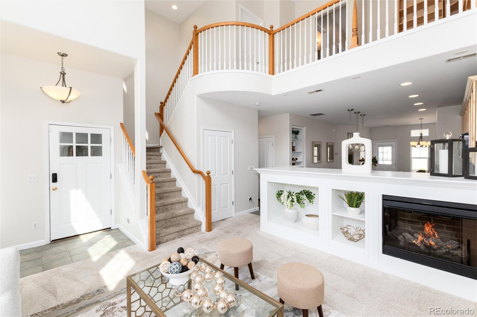 9646 W Hinsdale Place