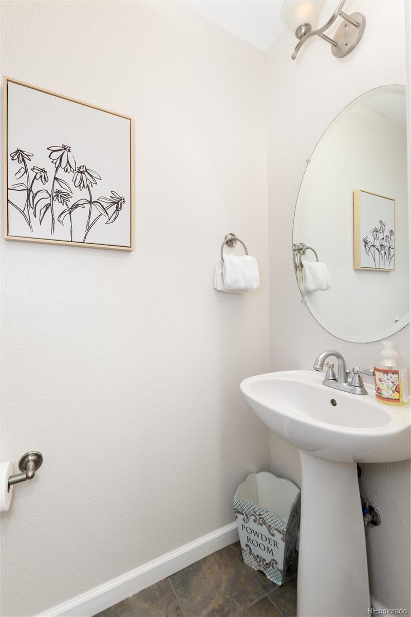 9646 W Hinsdale Place