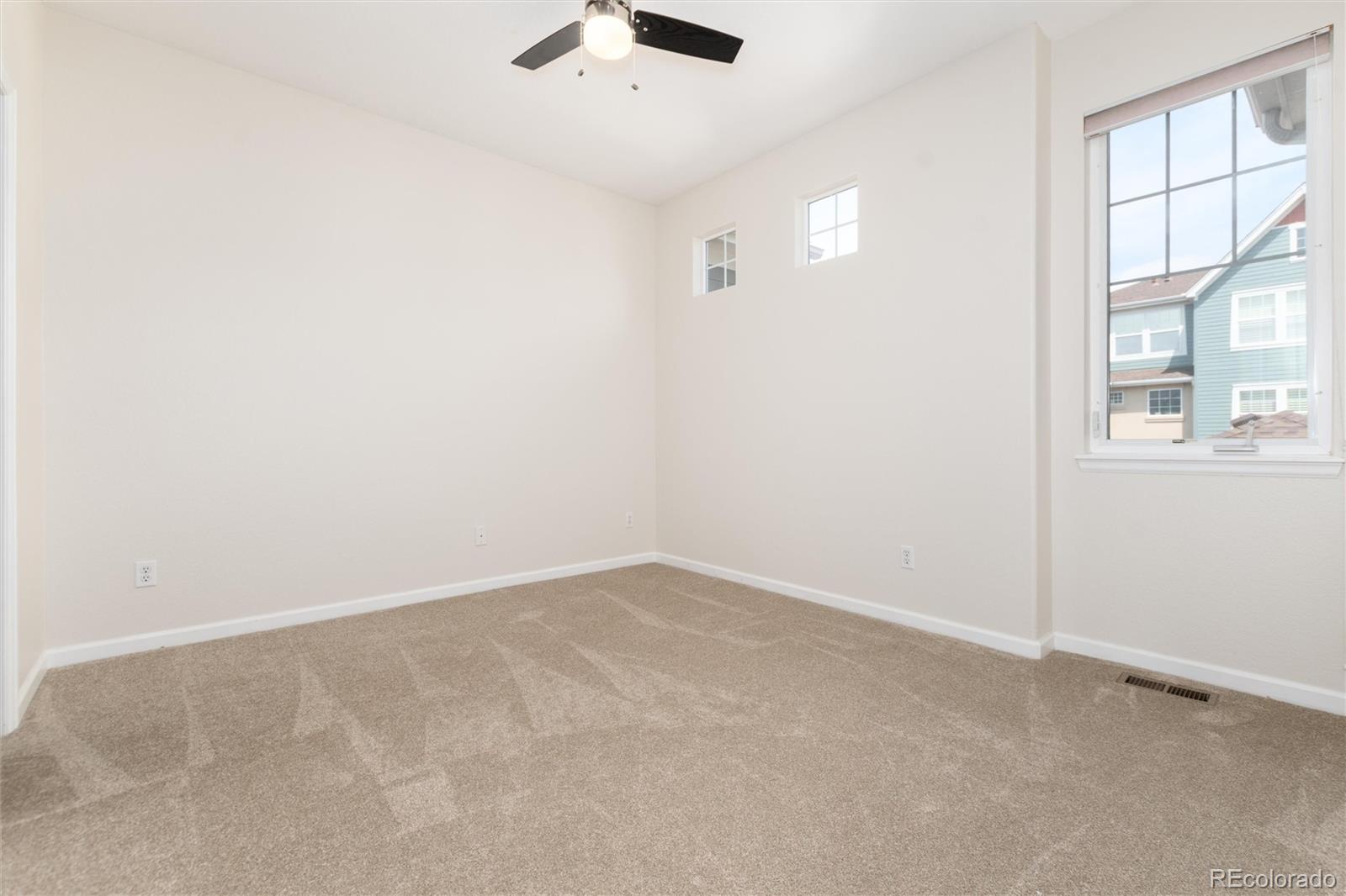 9646 W Hinsdale Place