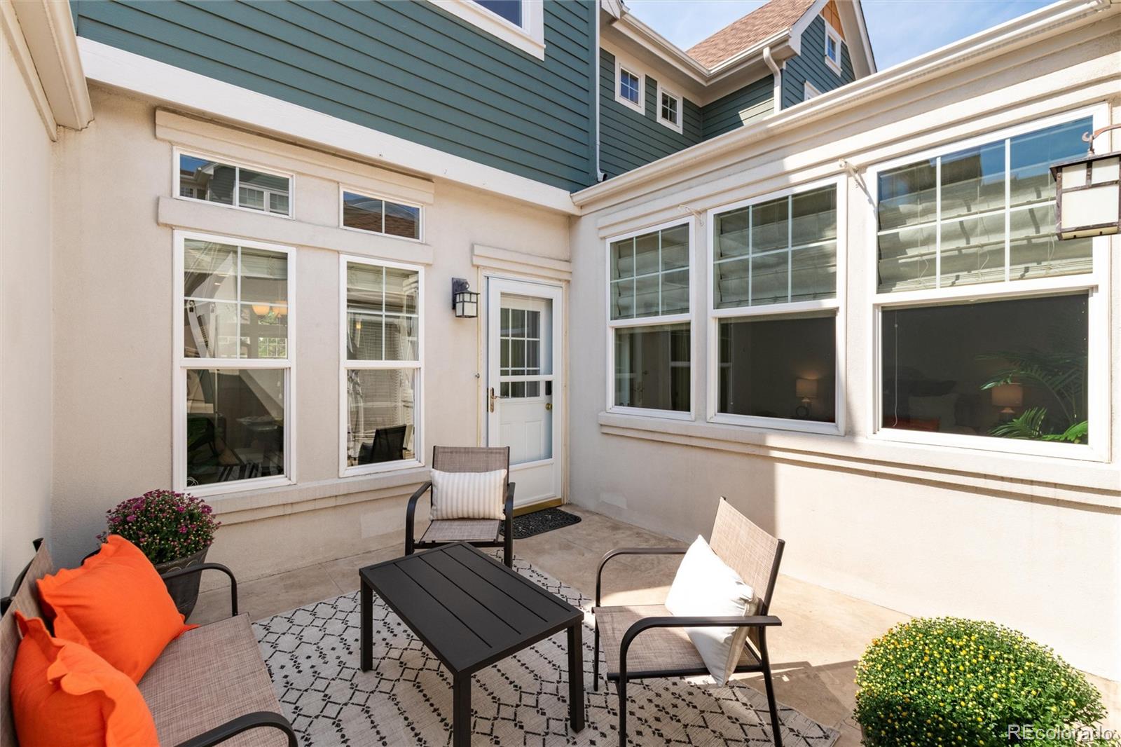 9646 W Hinsdale Place