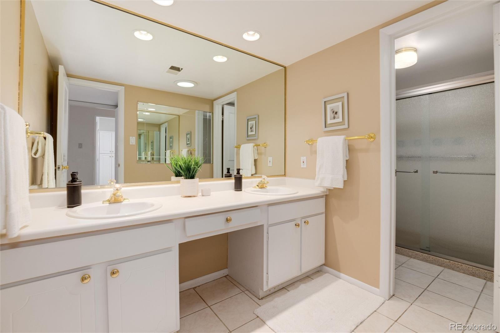 5751 E Ithaca Place Unit: 3