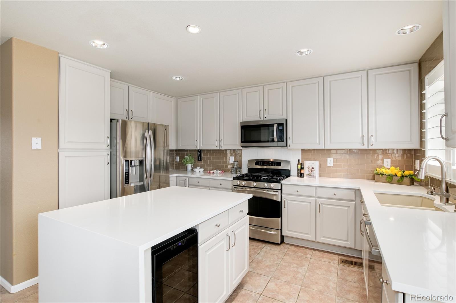 10039 Blackbird Circle