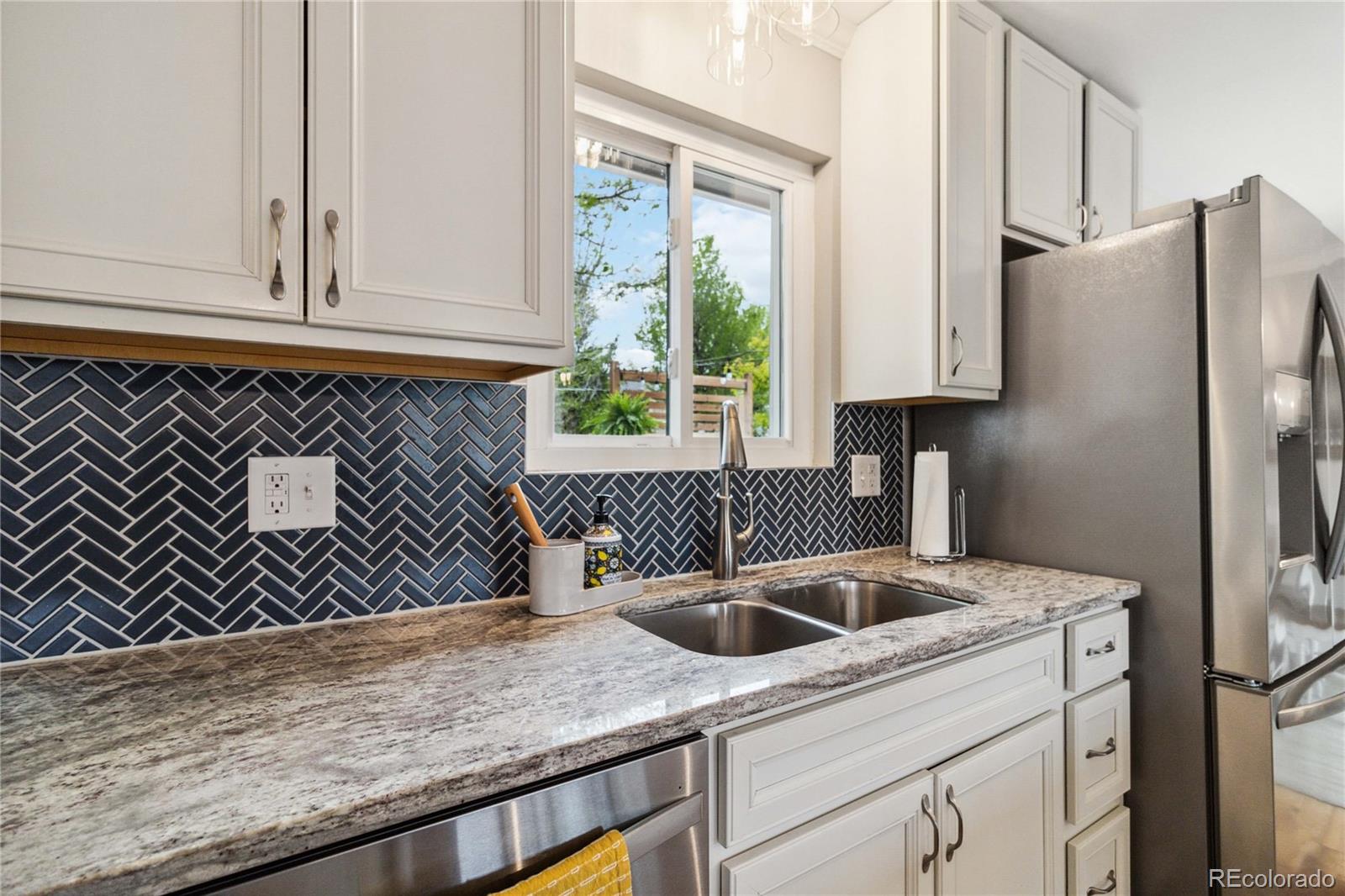 5312 W Roxbury Place