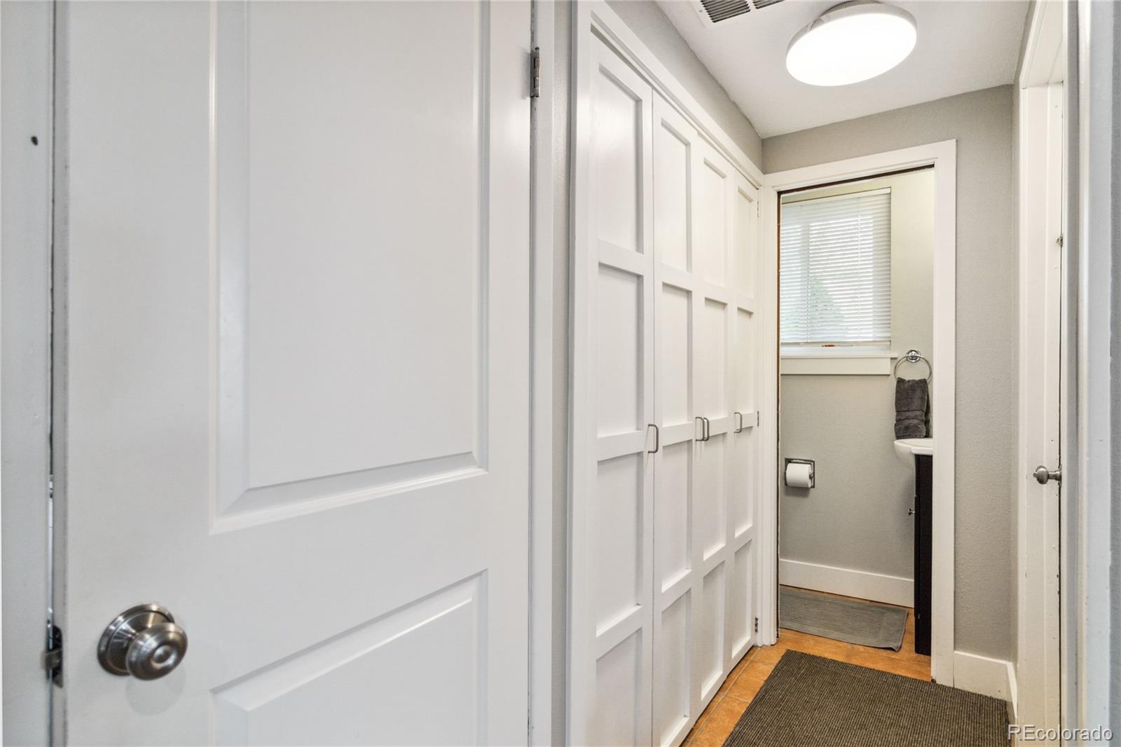 5312 W Roxbury Place