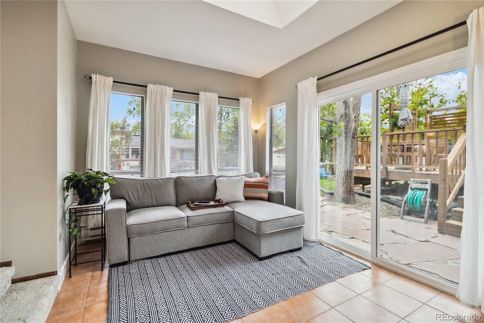 5312 W Roxbury Place