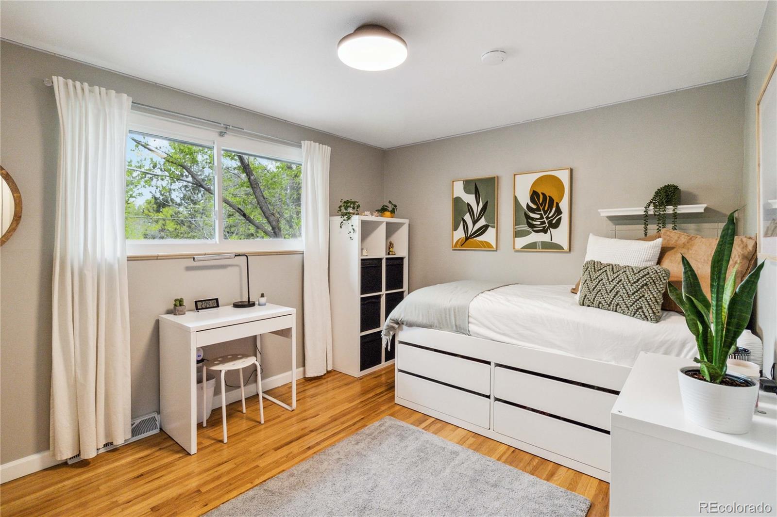 5312 W Roxbury Place