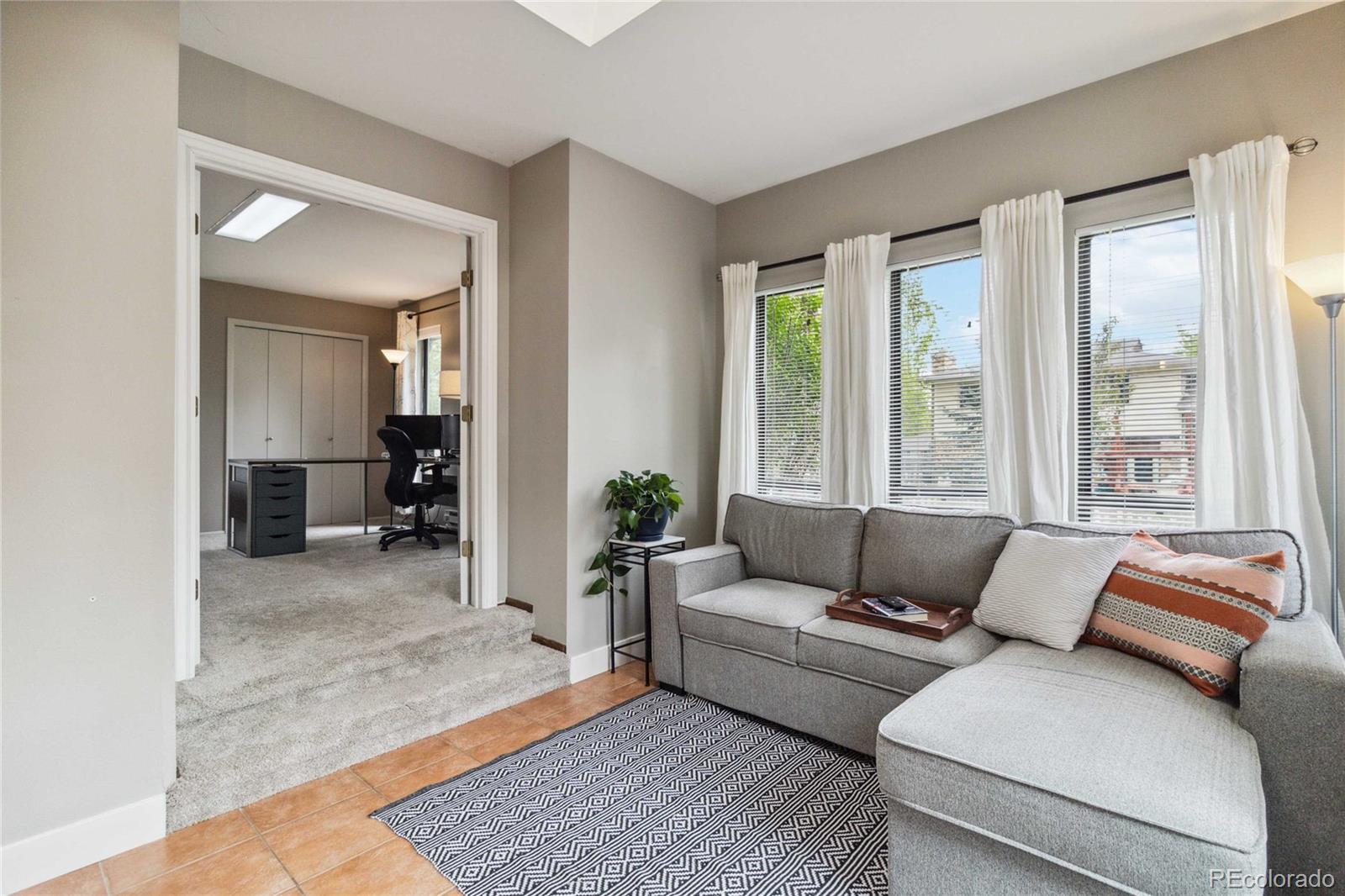 5312 W Roxbury Place