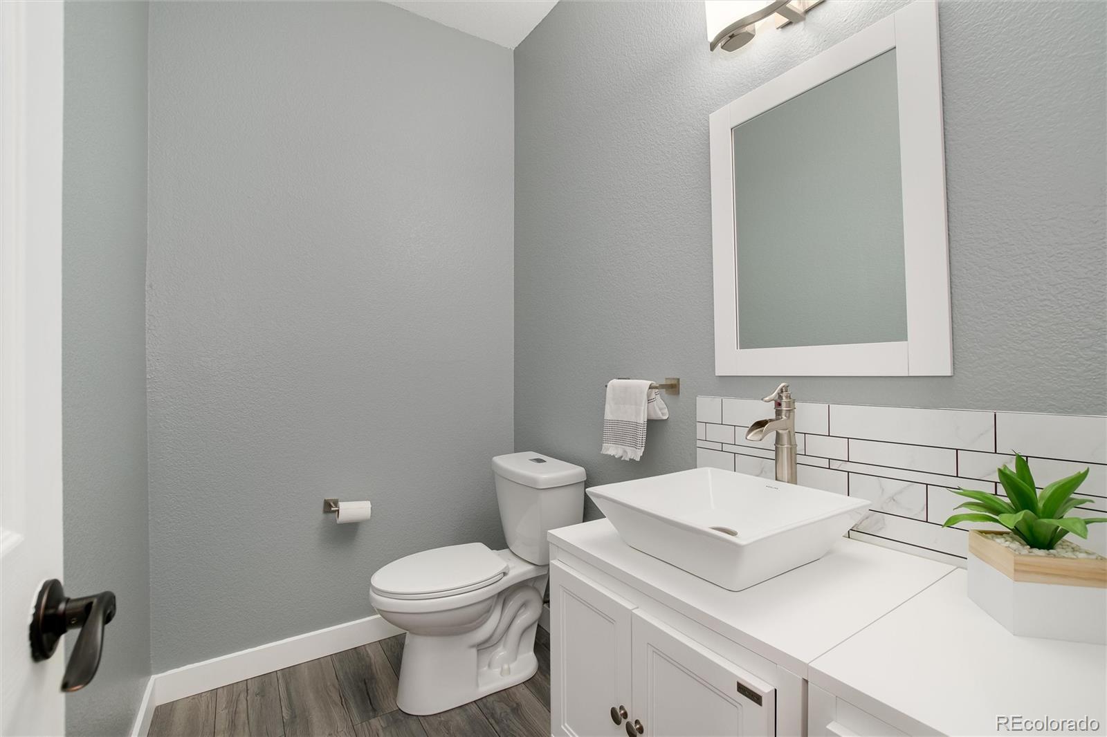 9858 Kittredge Street