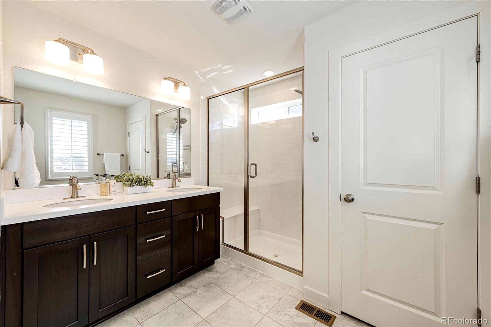 4049 Tangerine Court