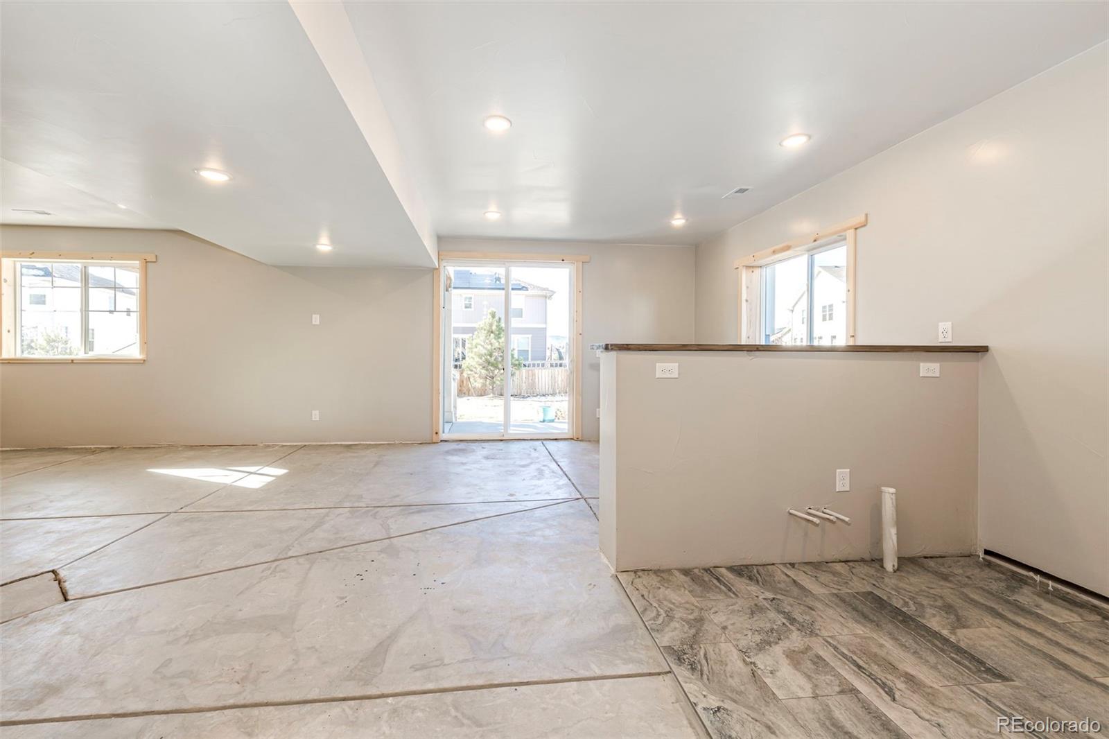 4049 Tangerine Court