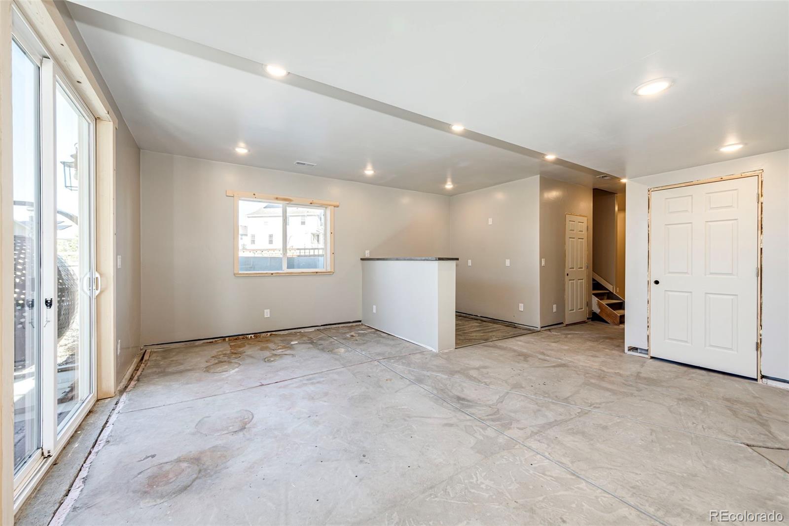 4049 Tangerine Court