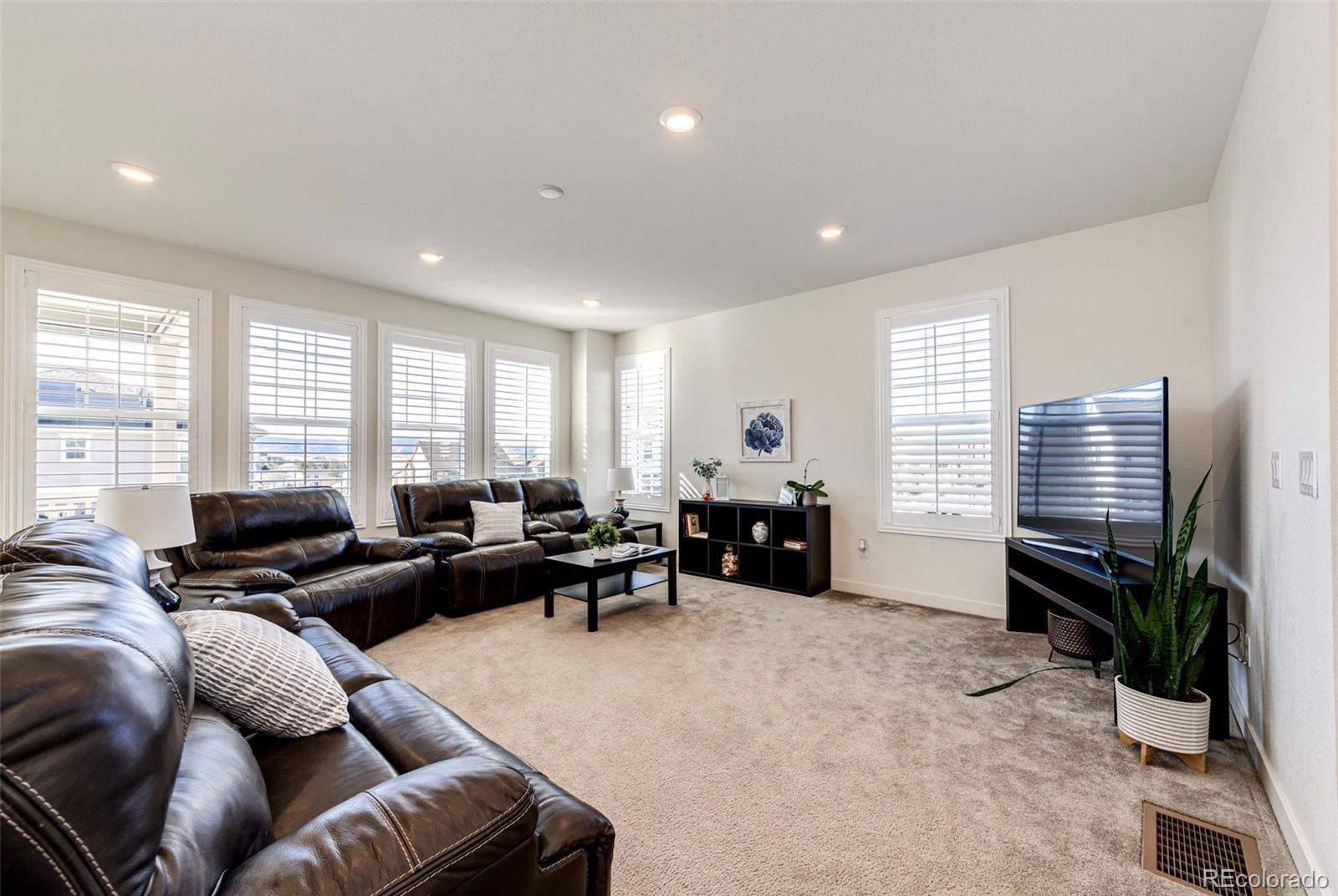 4049 Tangerine Court