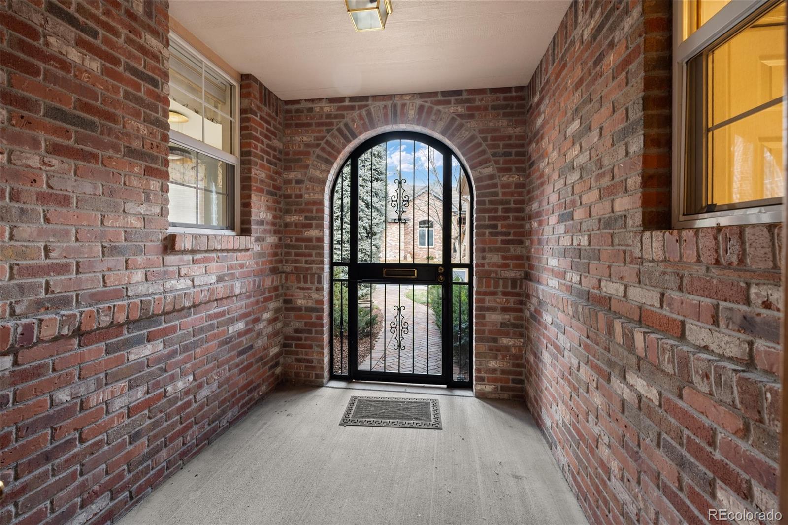 4272 E Orchard Place