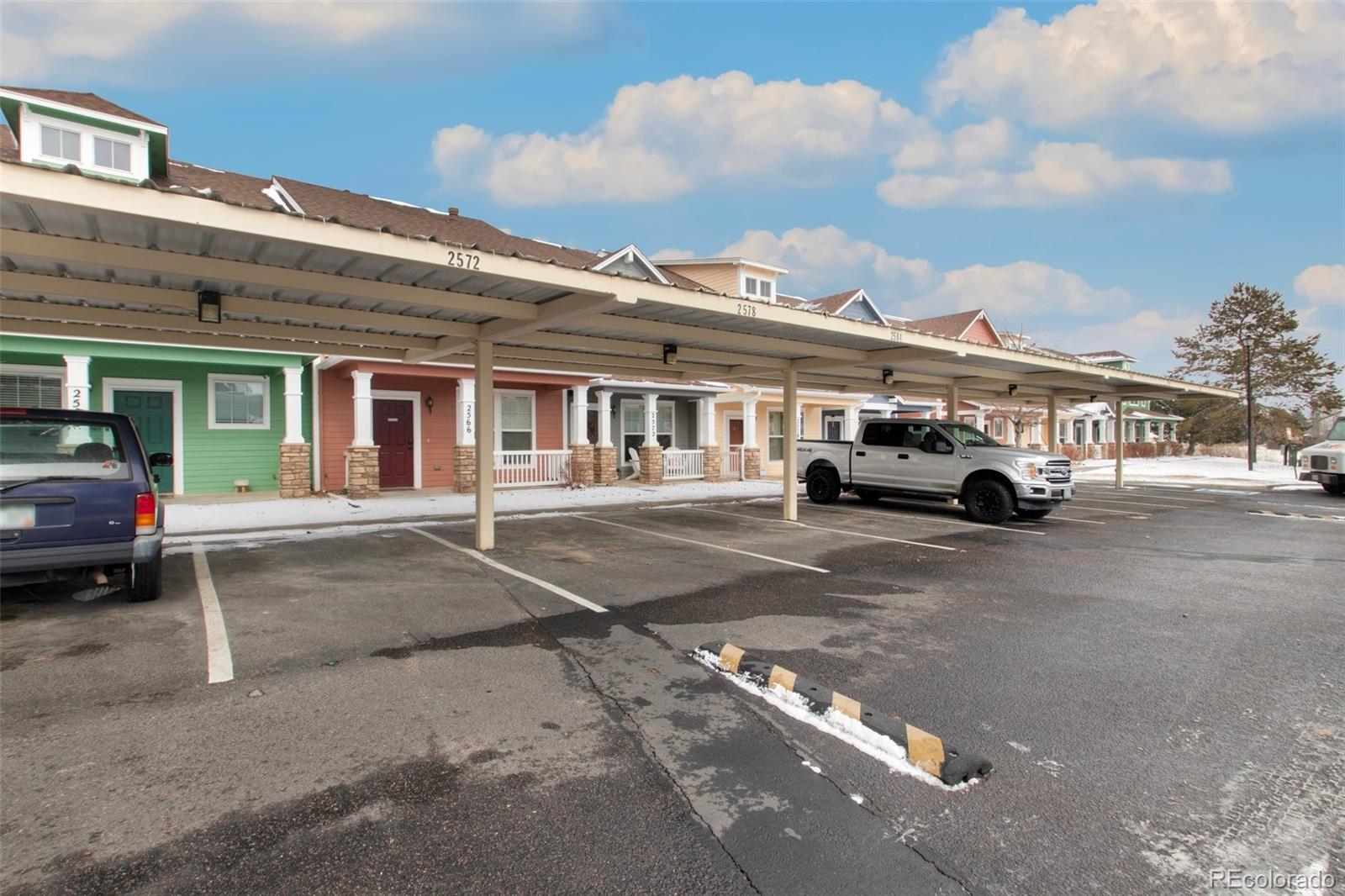 2572 Obsidian Forest View