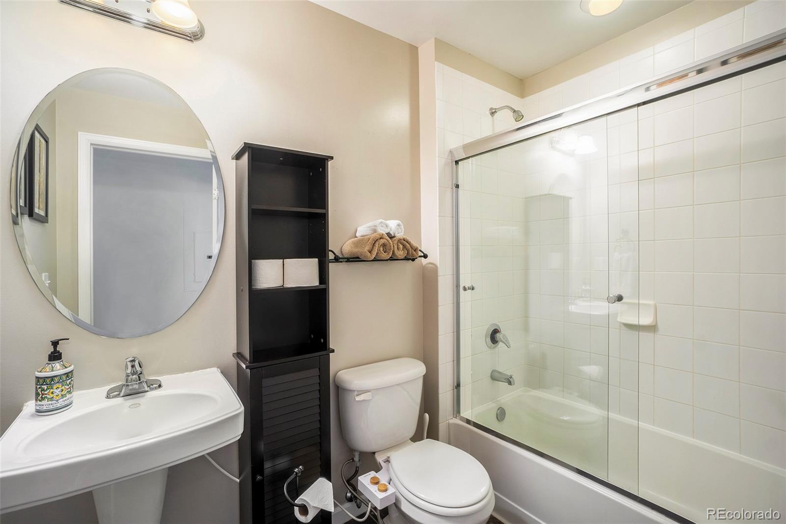 1950 N Logan Street Unit: 812