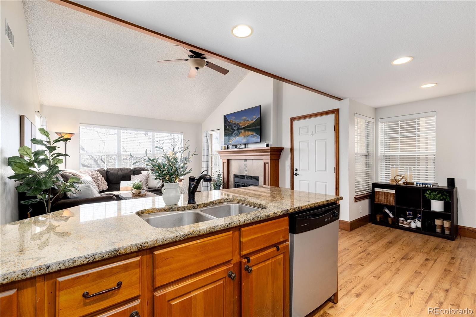 2670 E Otero Place Unit: 14