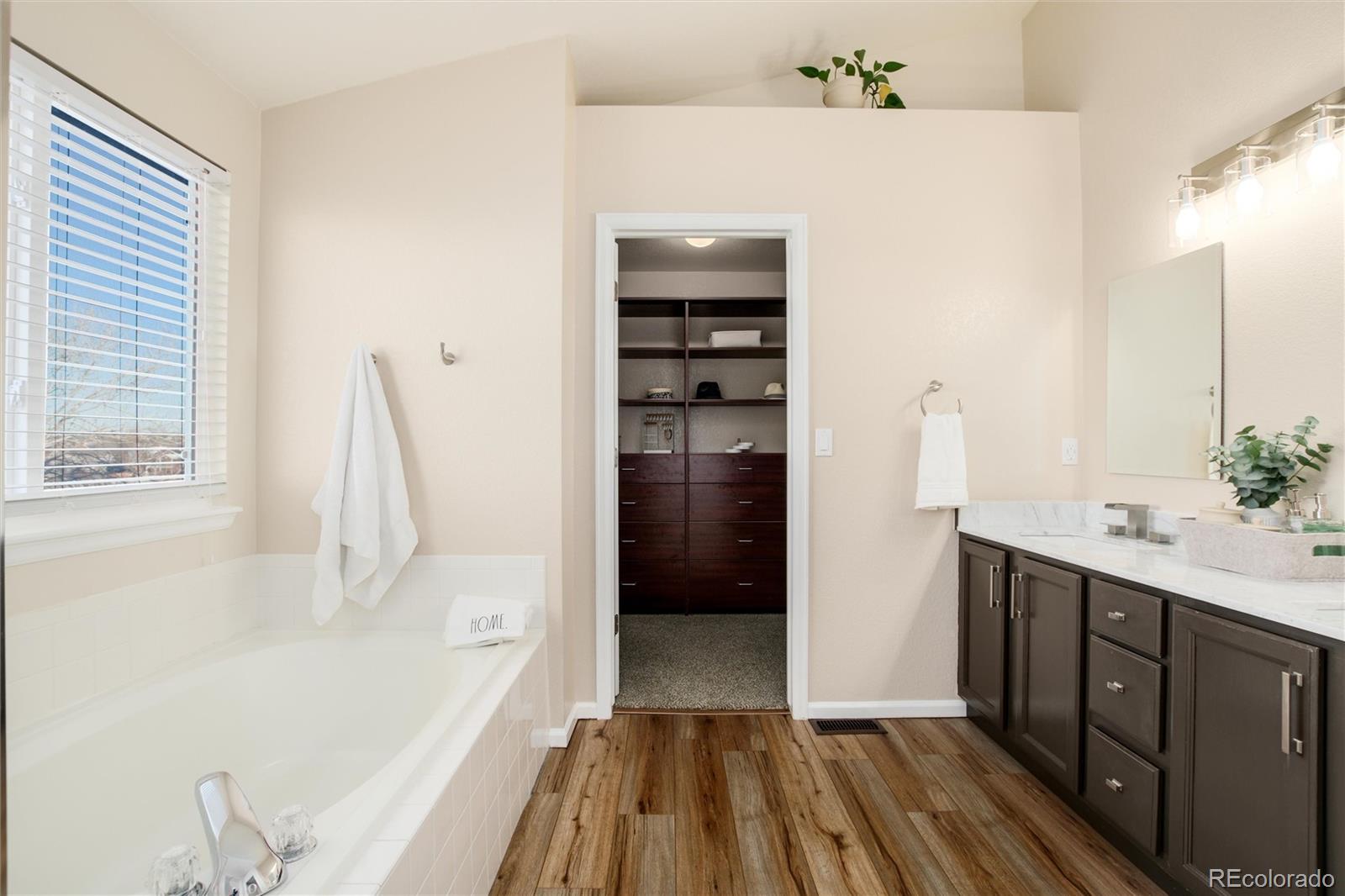 204 Willowick Circle