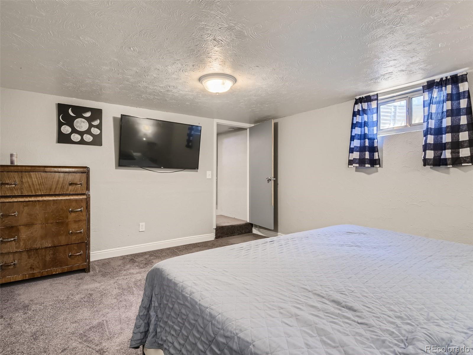 3005 W Chenango Avenue