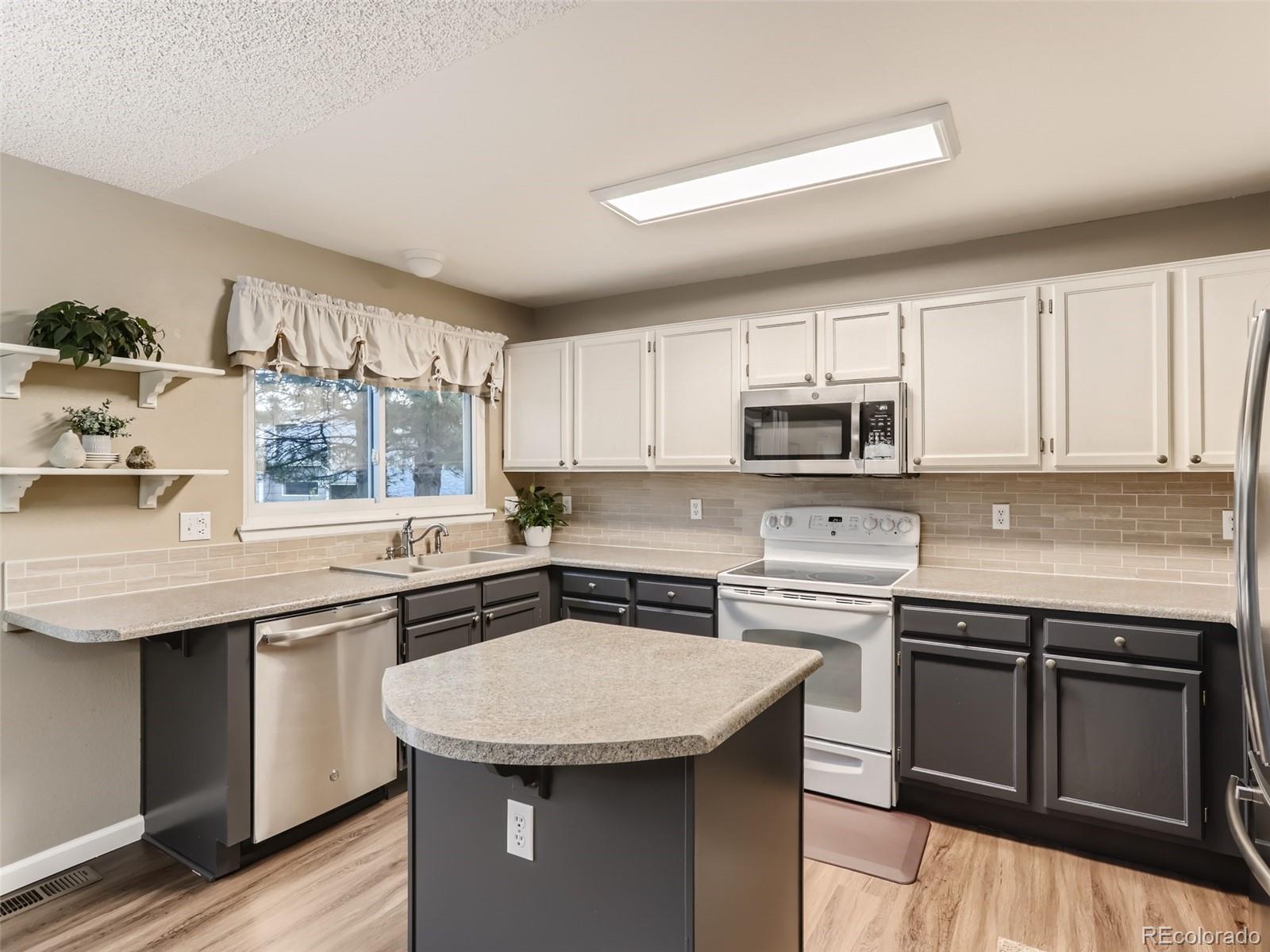 14832 E Penwood Place