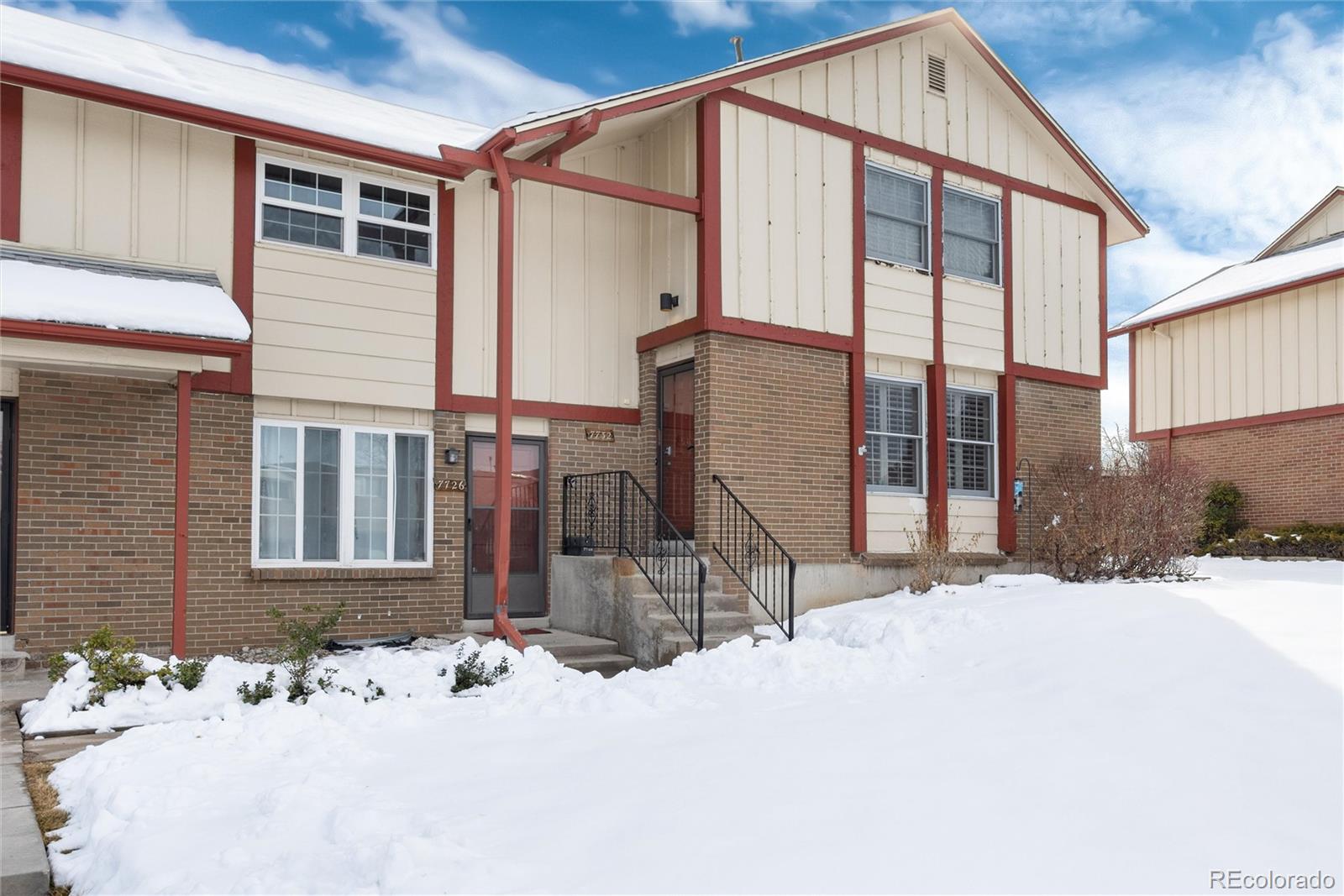 7732 W Glasgow Place