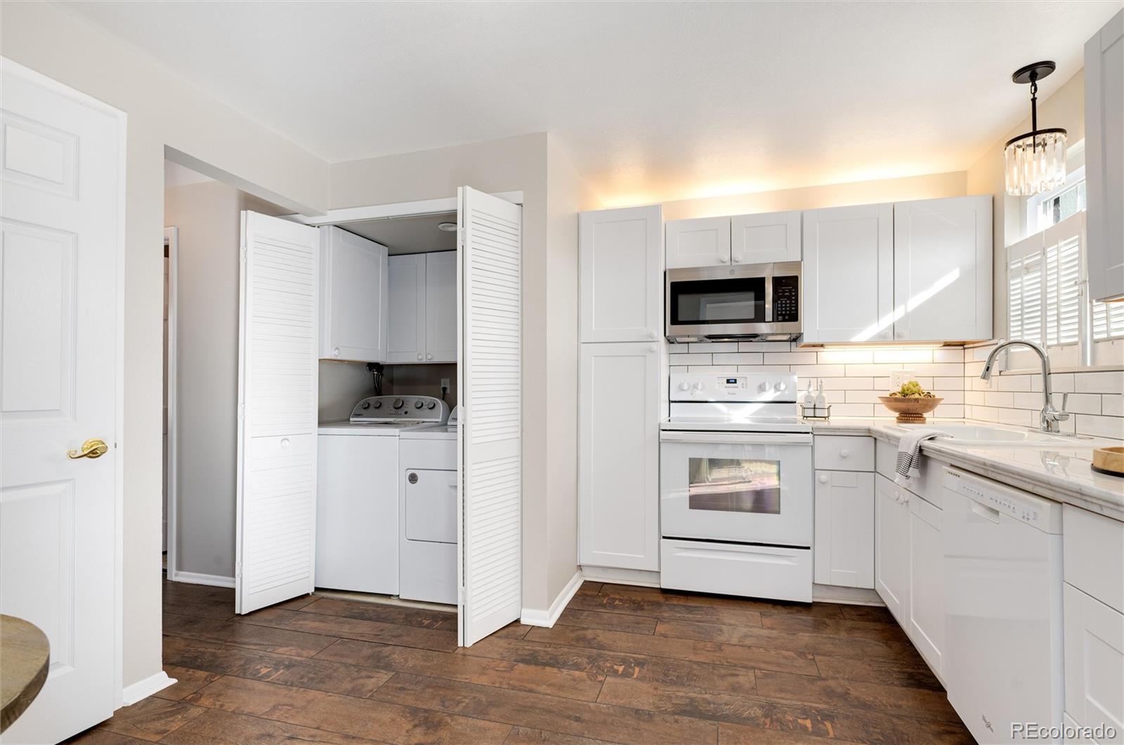 7732 W Glasgow Place