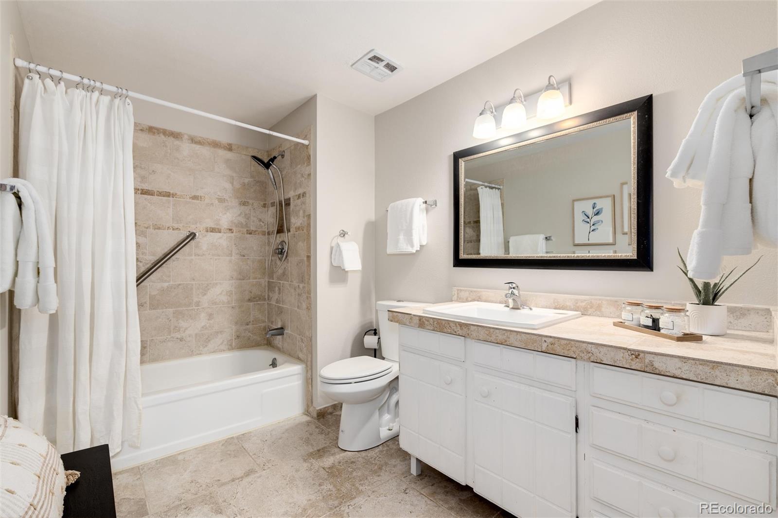 7732 W Glasgow Place