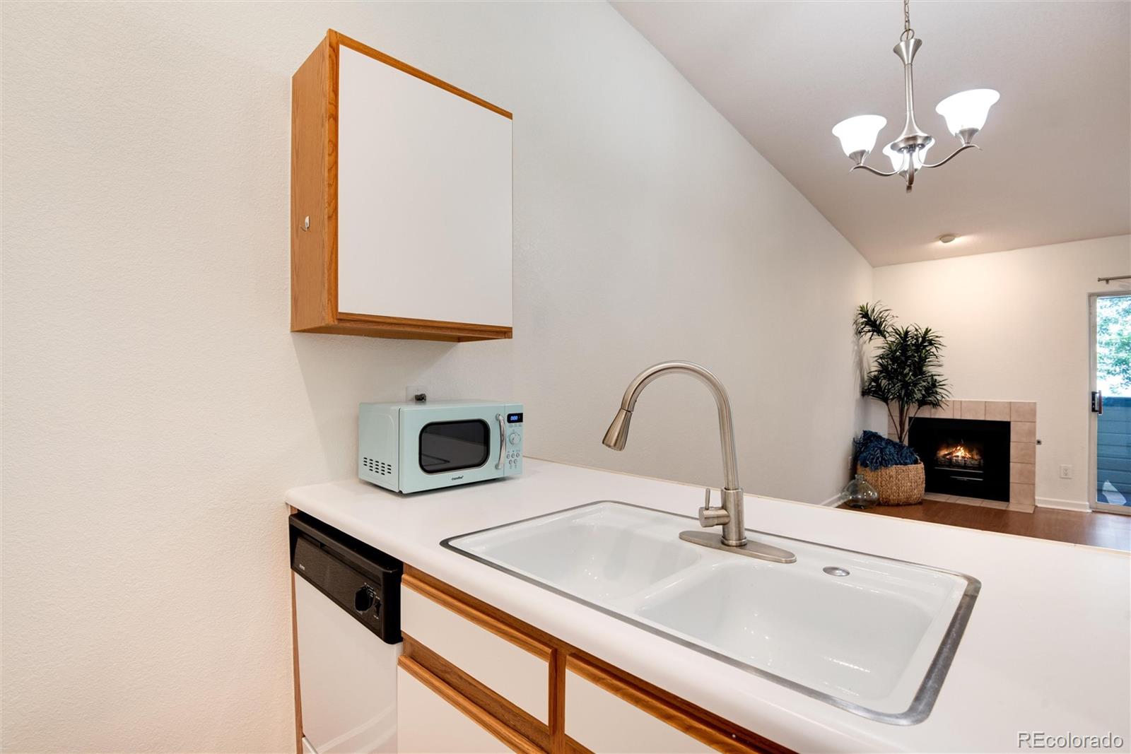 444 S Kittredge Street Unit: 304