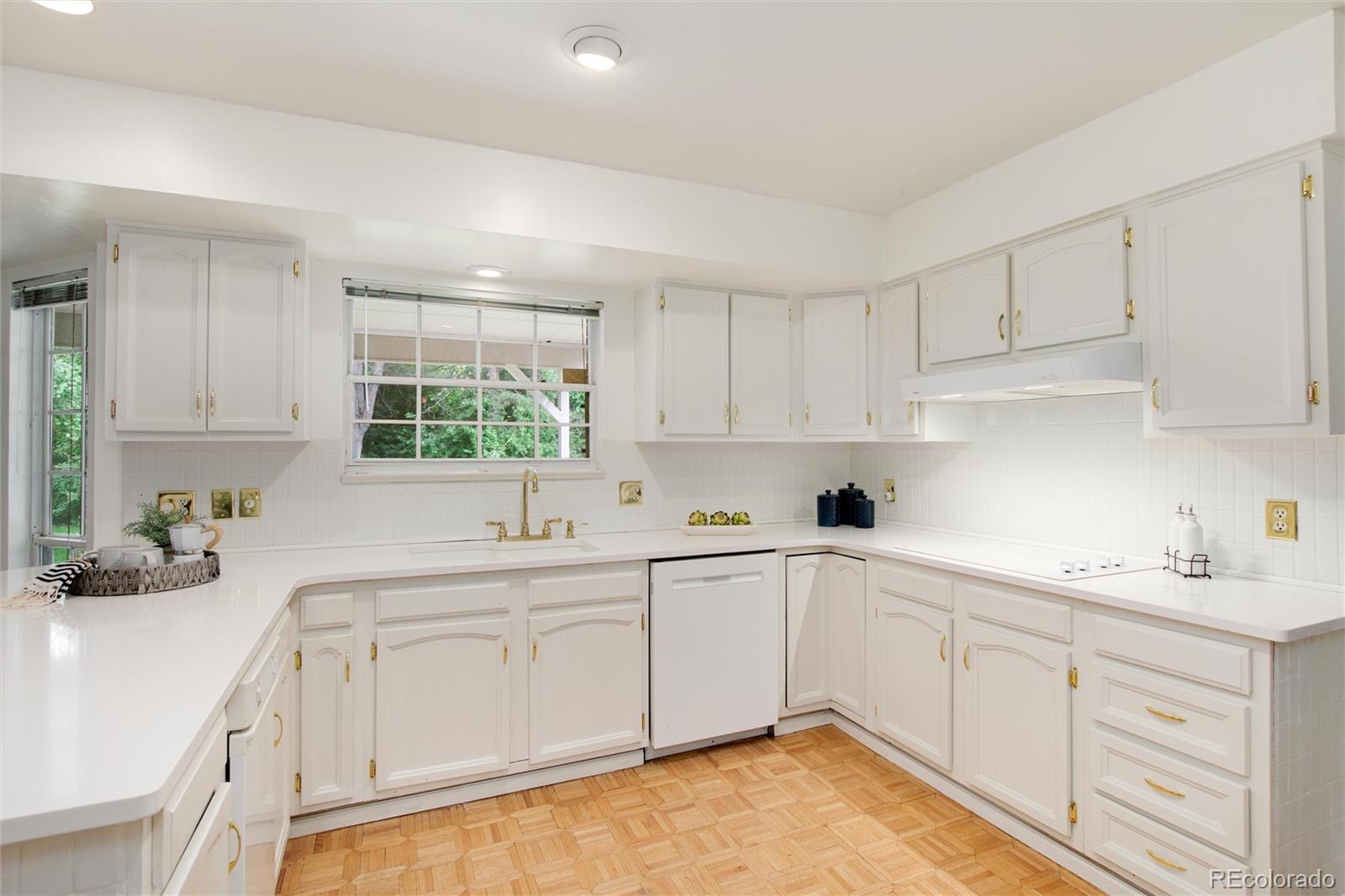 10938 E Crestridge Circle