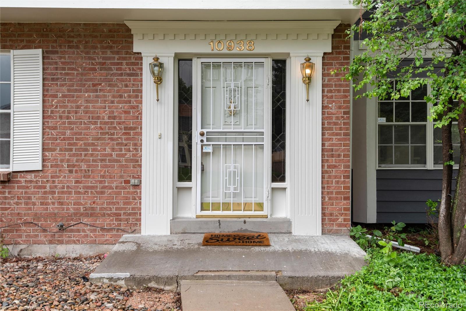 10938 E Crestridge Circle