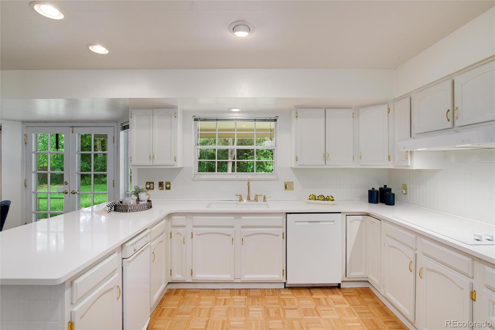 10938 E Crestridge Circle