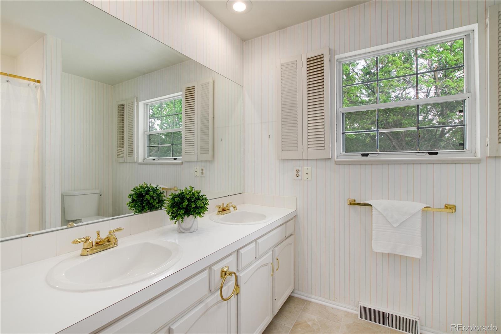 10938 E Crestridge Circle