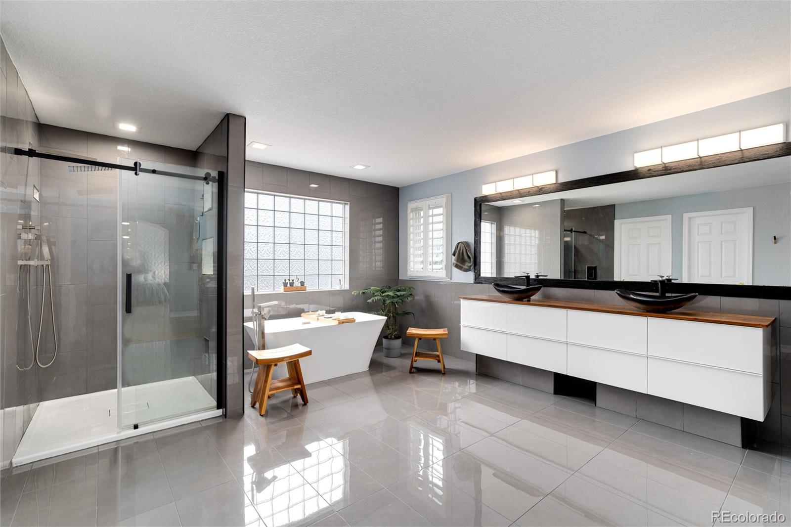 16155 E Oakwood Drive