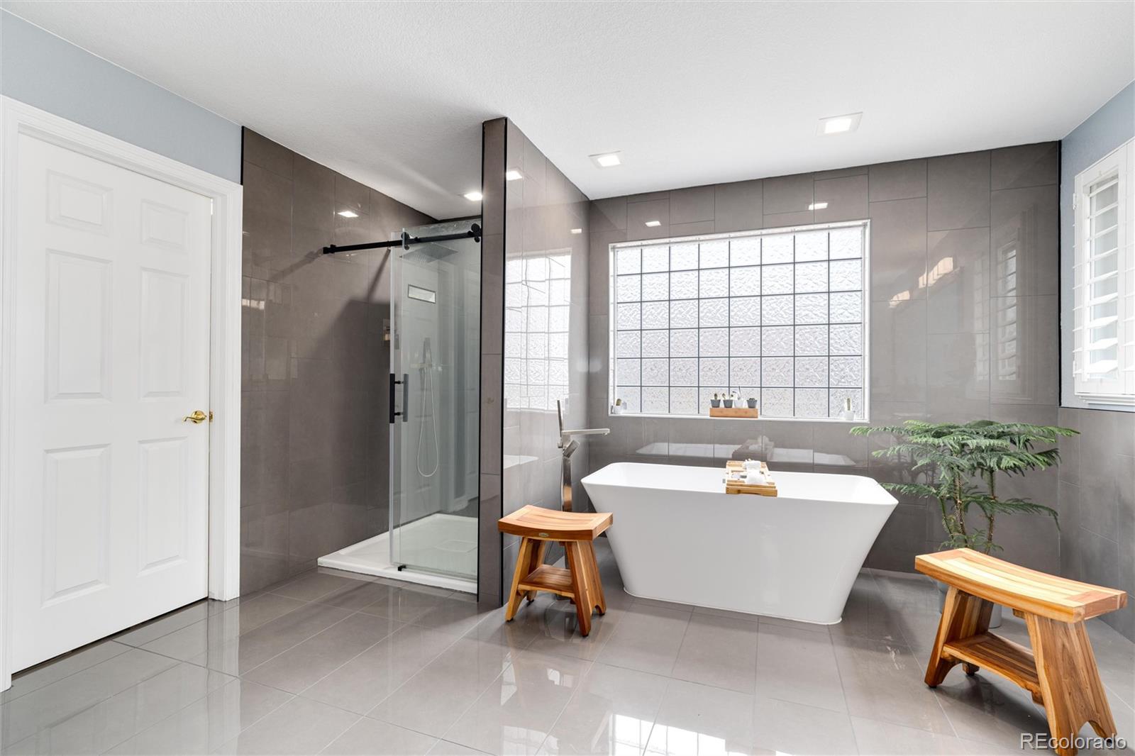 16155 E Oakwood Drive