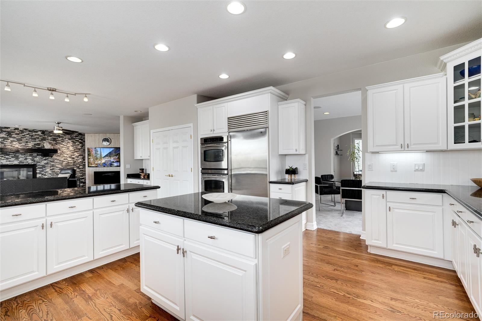 16155 E Oakwood Drive