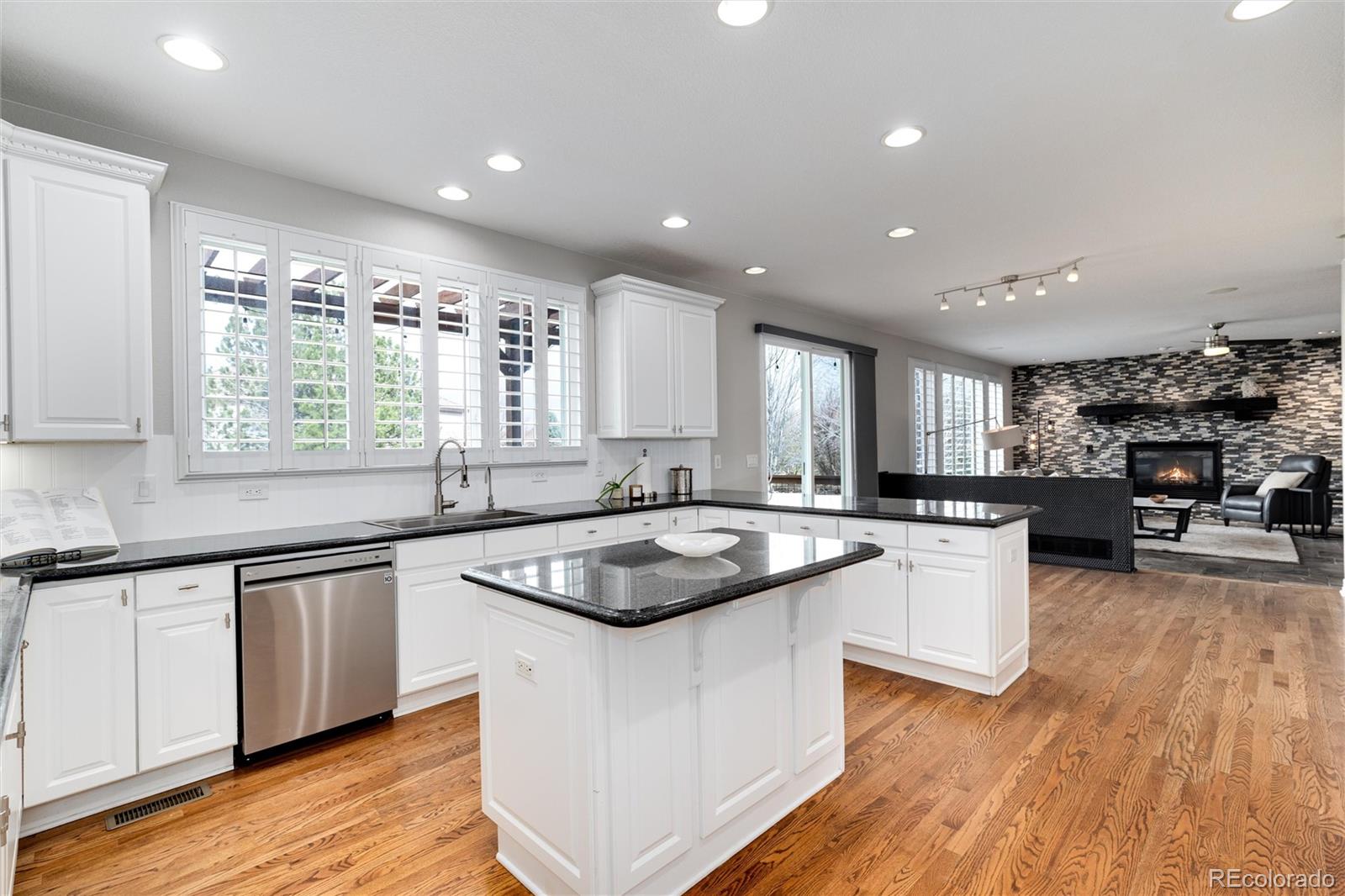 16155 E Oakwood Drive