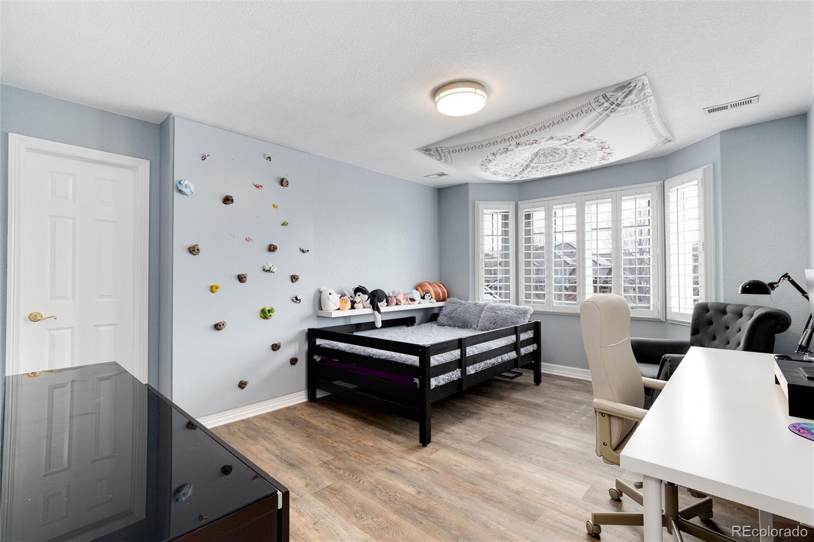 16155 E Oakwood Drive