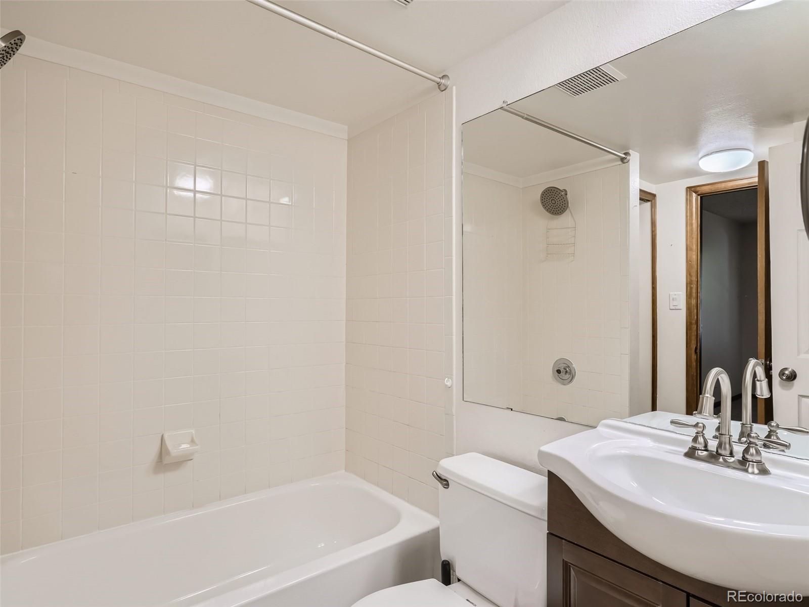 14231 E Dickinson Drive Unit: D