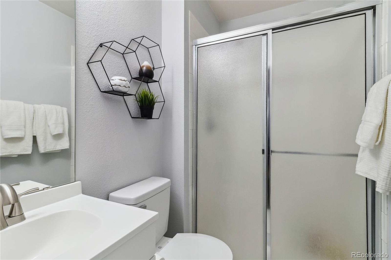 5425 W 115th Place