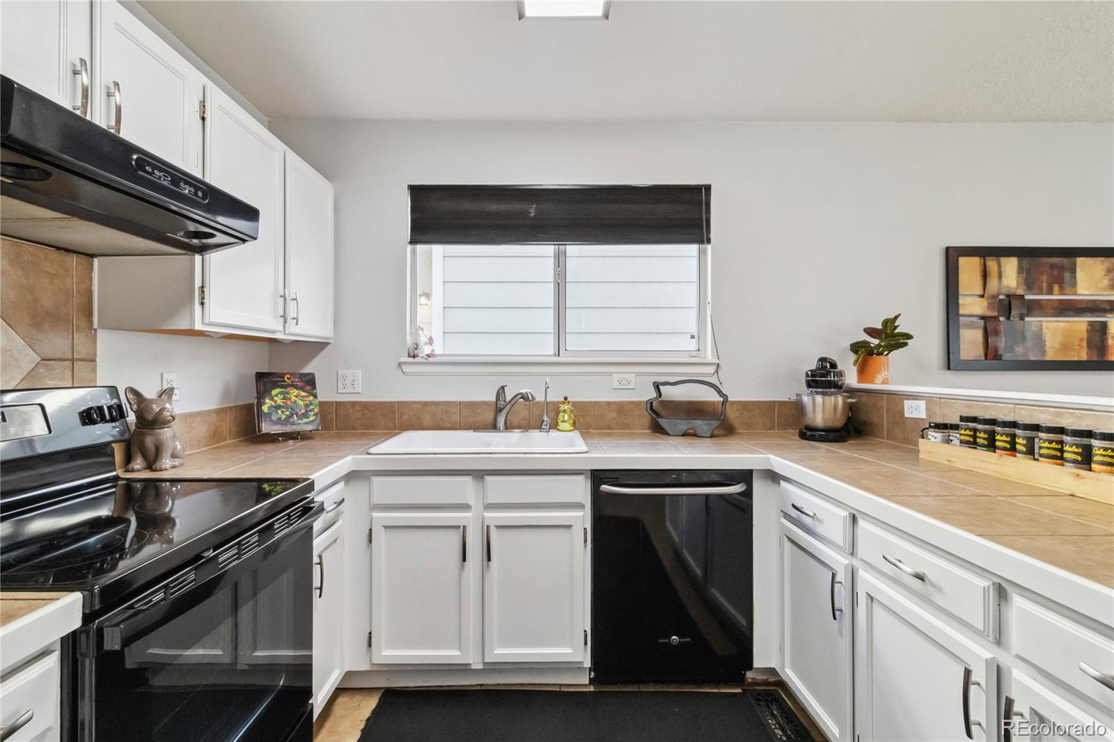 5425 W 115th Place