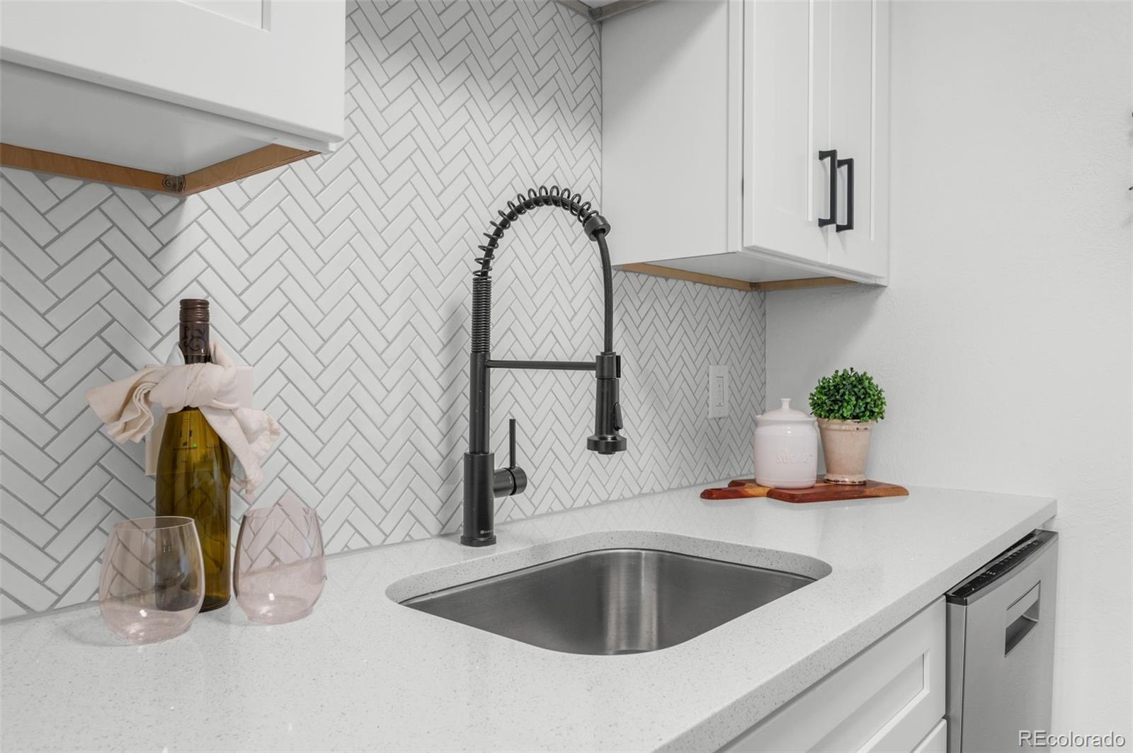 252 N Pennsylvania Street Unit: 507