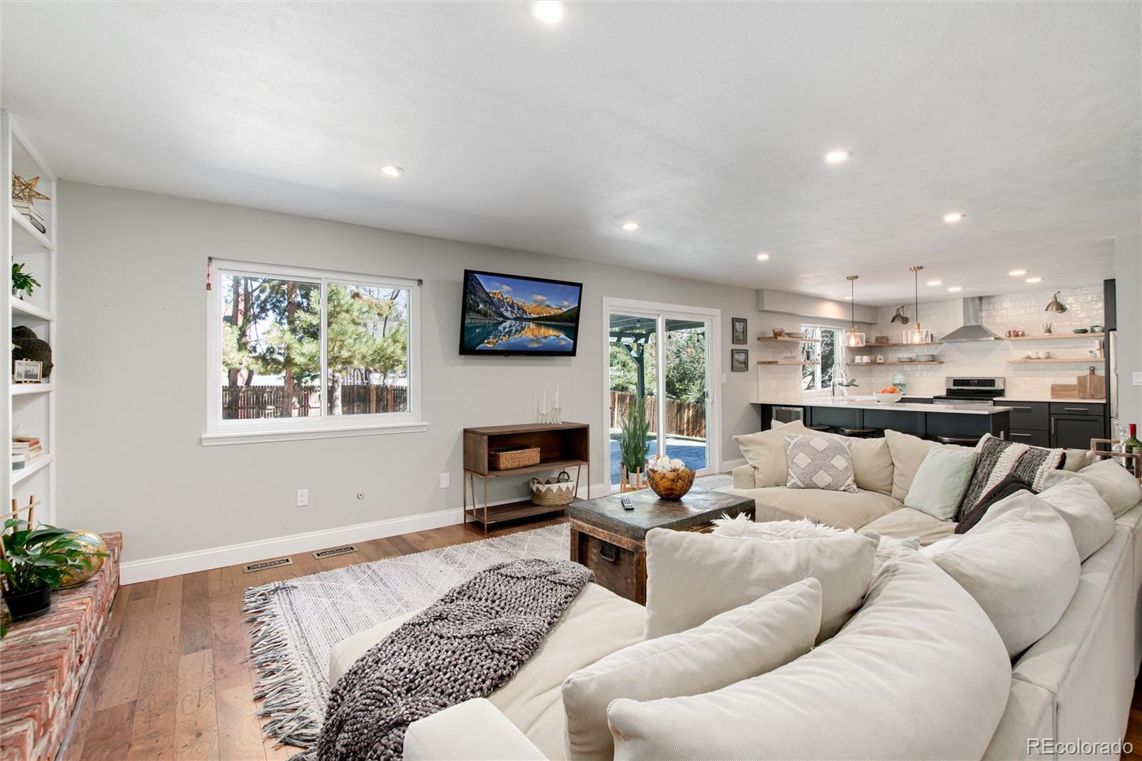 6081 E Mineral Drive