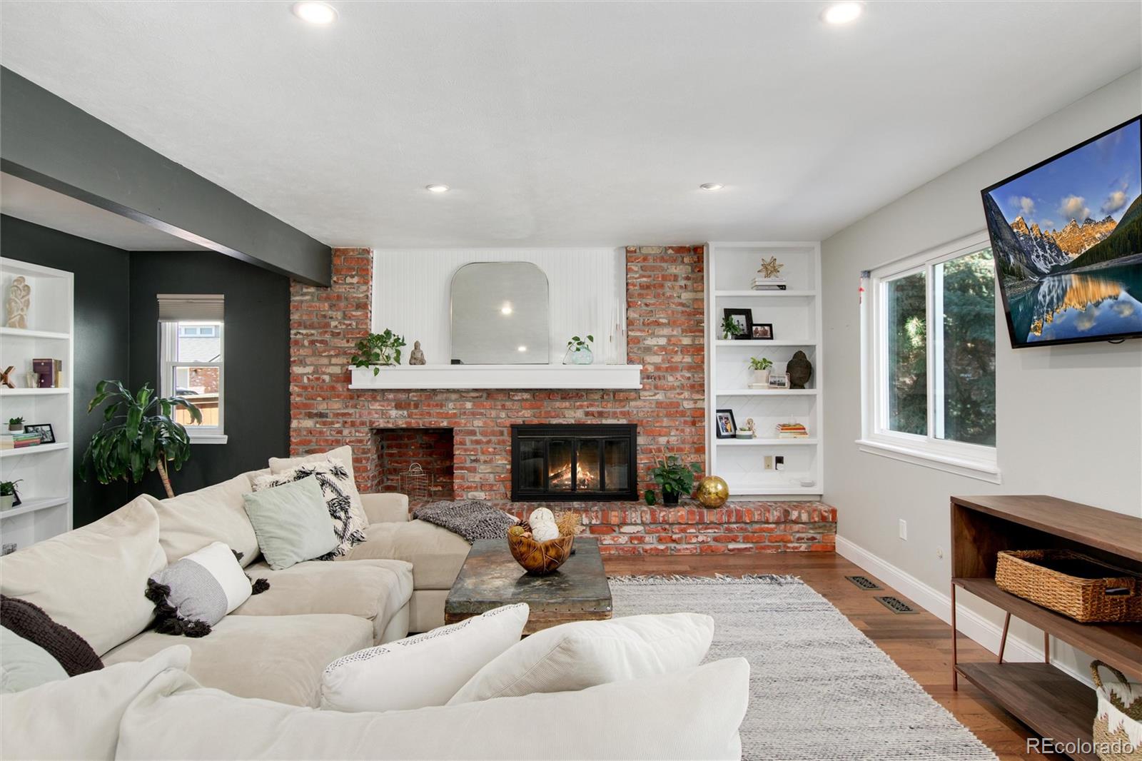 6081 E Mineral Drive