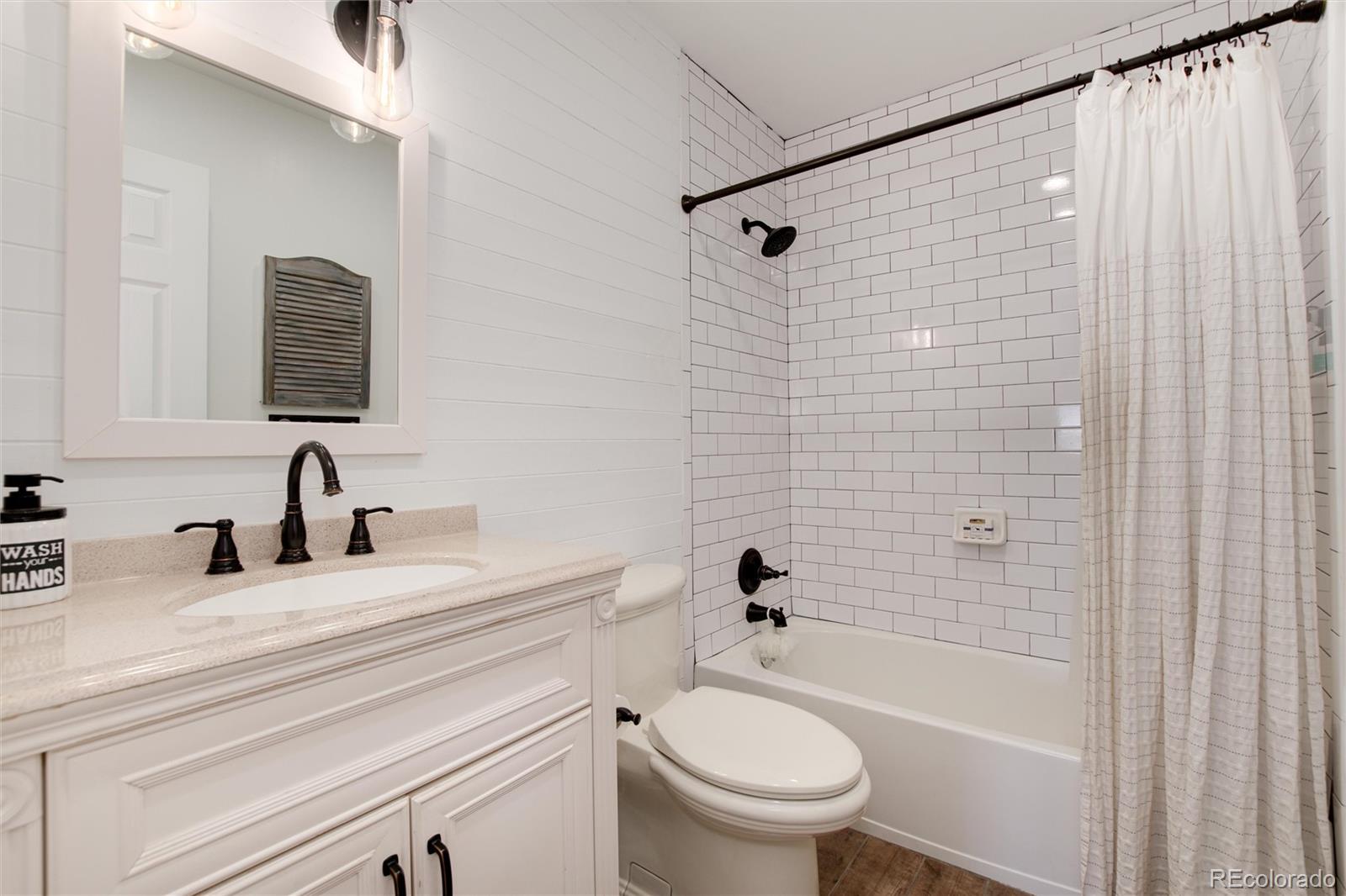 6081 E Mineral Drive