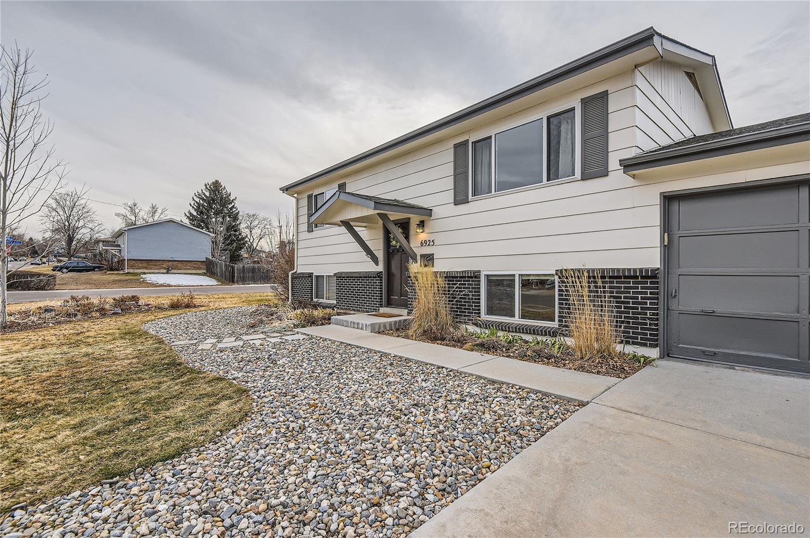 6925 S Dexter Street